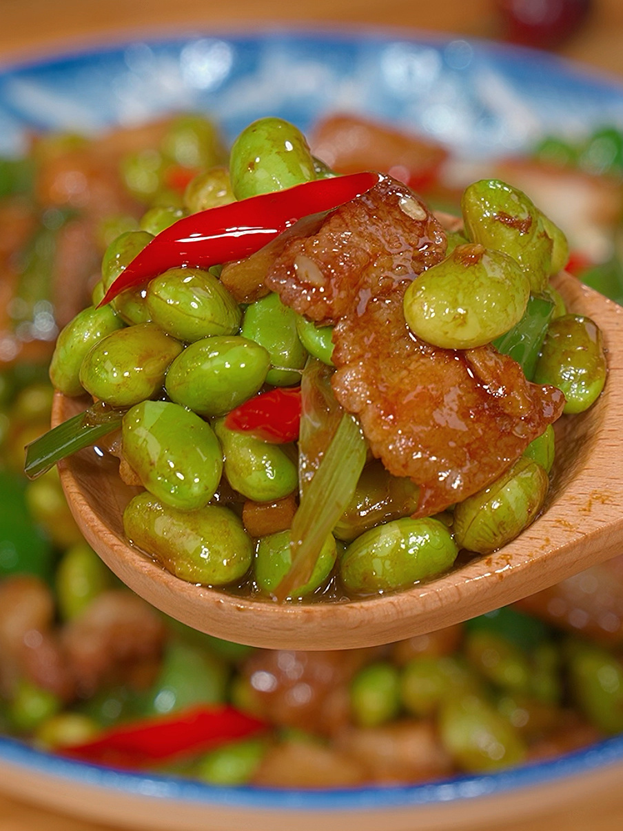 毛豆炒肉这样做,好吃下饭还简单