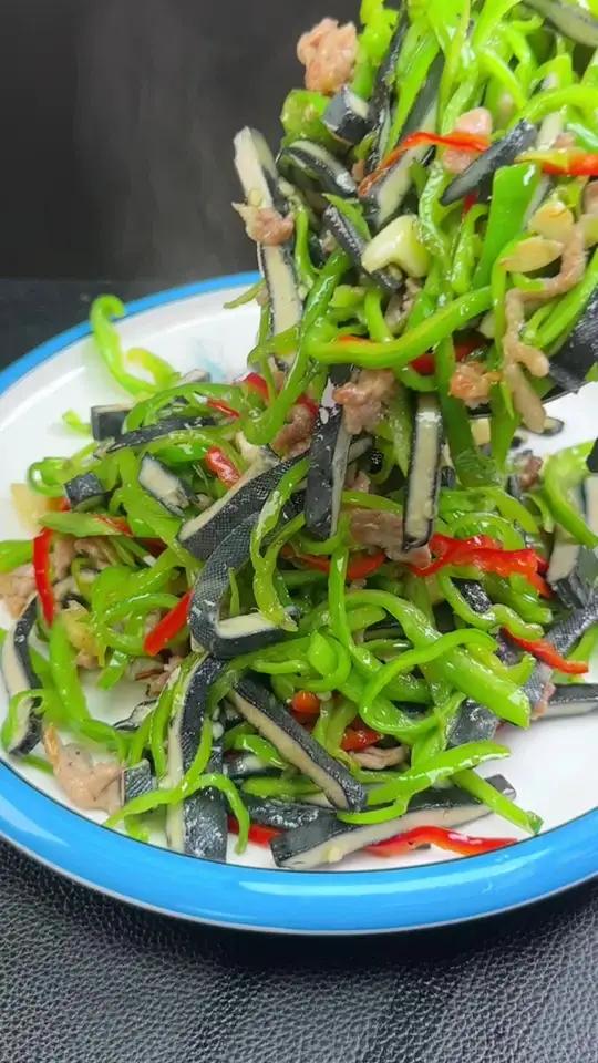 家乡土菜青椒炒臭干,真的太香了