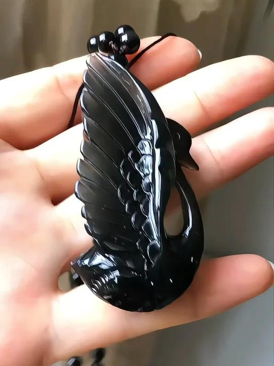 岫玉灰冰天鹅吊坠,余生皆是你