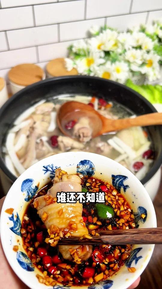 谁还不知道,吃椰子鸡要用正宗的海南文昌鸡