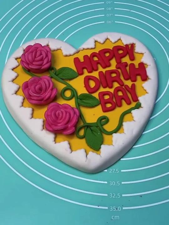 用面点做个爱心生日蛋糕把?