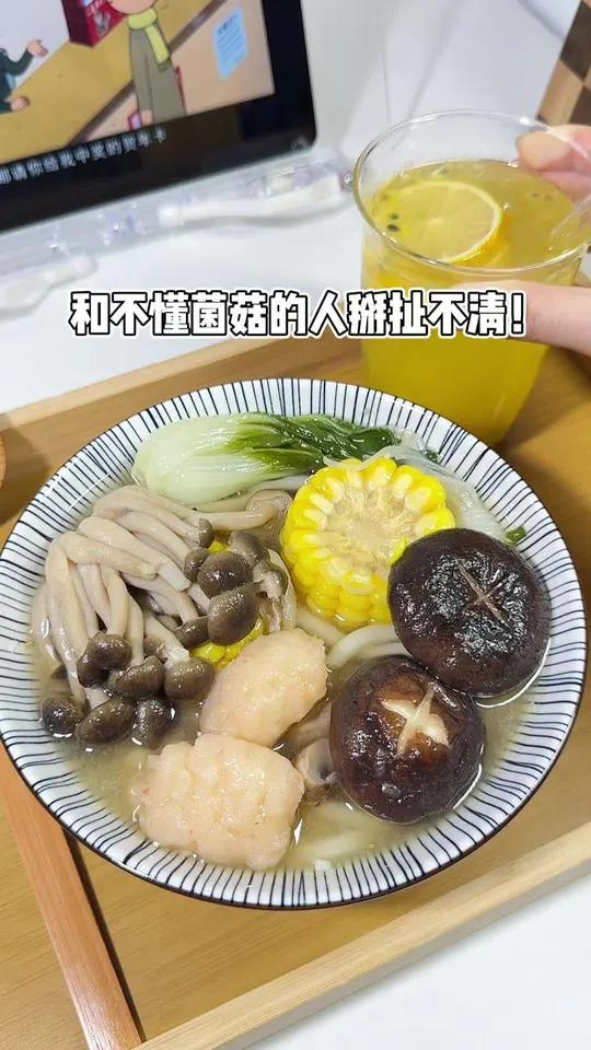 清淡鲜美的菌菇清汤 菌菇汤美食推荐蘑菇的神仙吃法