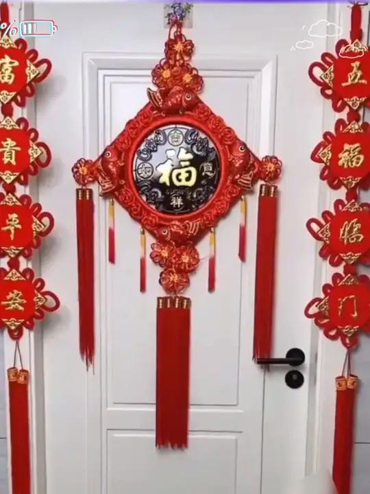 简简单单的电视背景墙,安排一套桃木中国结挂上,寓意好还特喜庆,纯手工制作,八鱼款,寓意着八