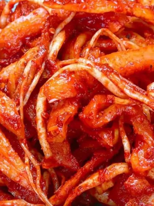 下饭菜苤菜根腌萝卜条 来尝尝云南德宏的地道傣味!