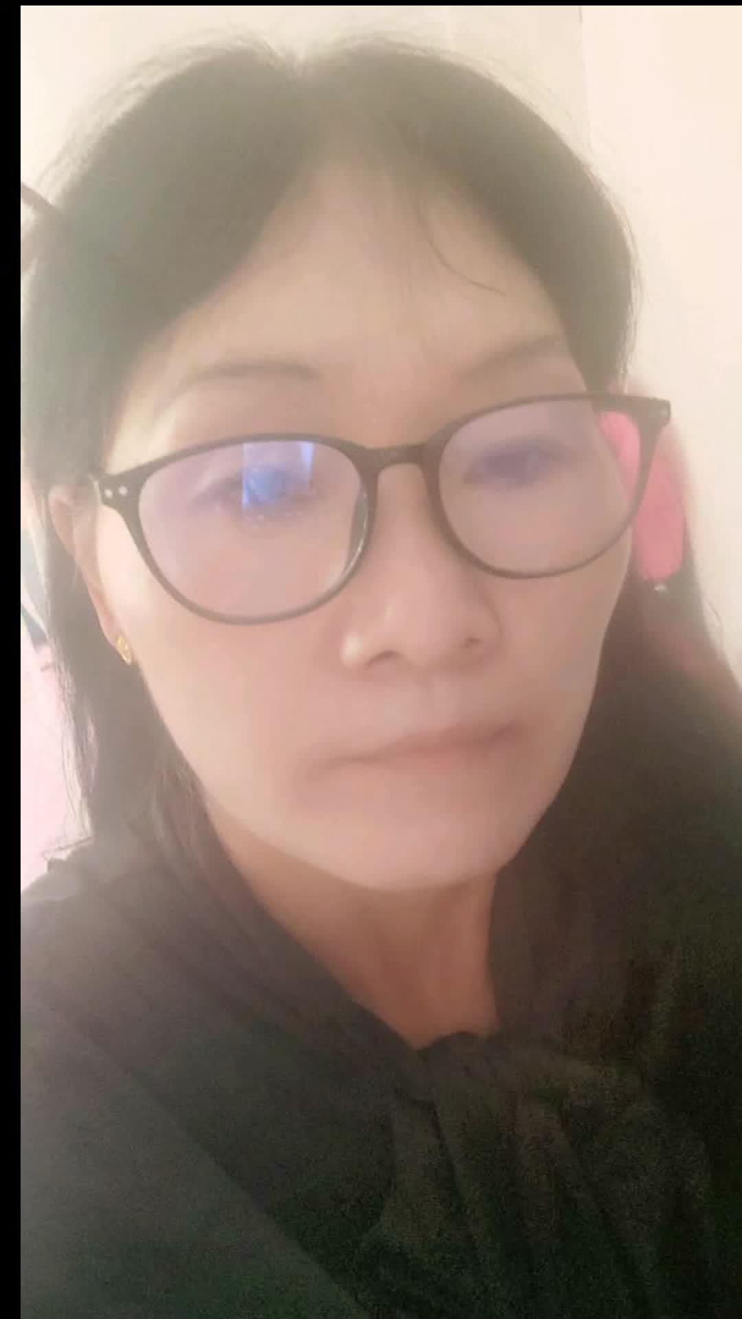 拼命工作努力赚钱,才是我本心,给自己一个微笑让心情豁然开朗 深夜文案 那是我再也回不去的青