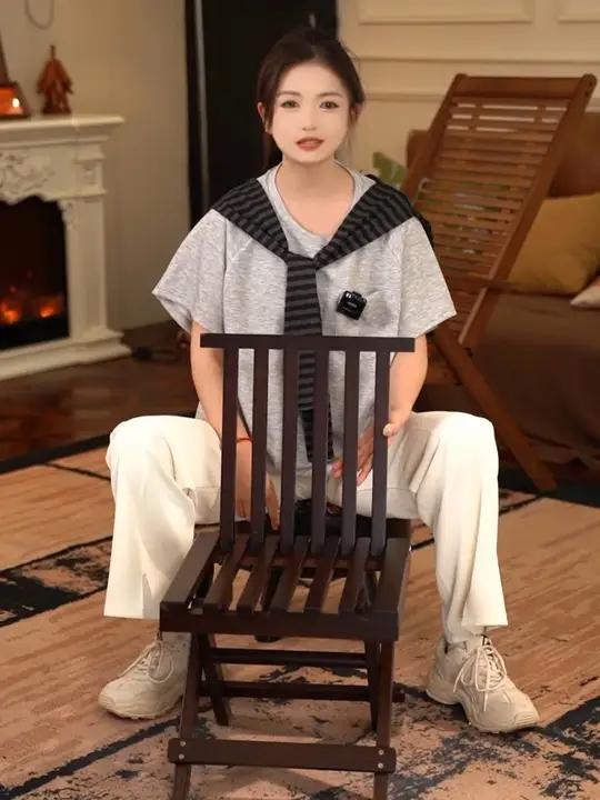 又能钓鱼用又能当作洗澡椅的凳子你见过吗?通体实心楠竹材质,特别方便携带。不用的时候可以折叠