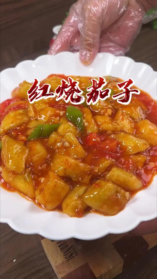 十个人就有九个人都不知道茄子这么做竟然这么好吃，还是非常接地气的家常菜，你要是把这道菜给学