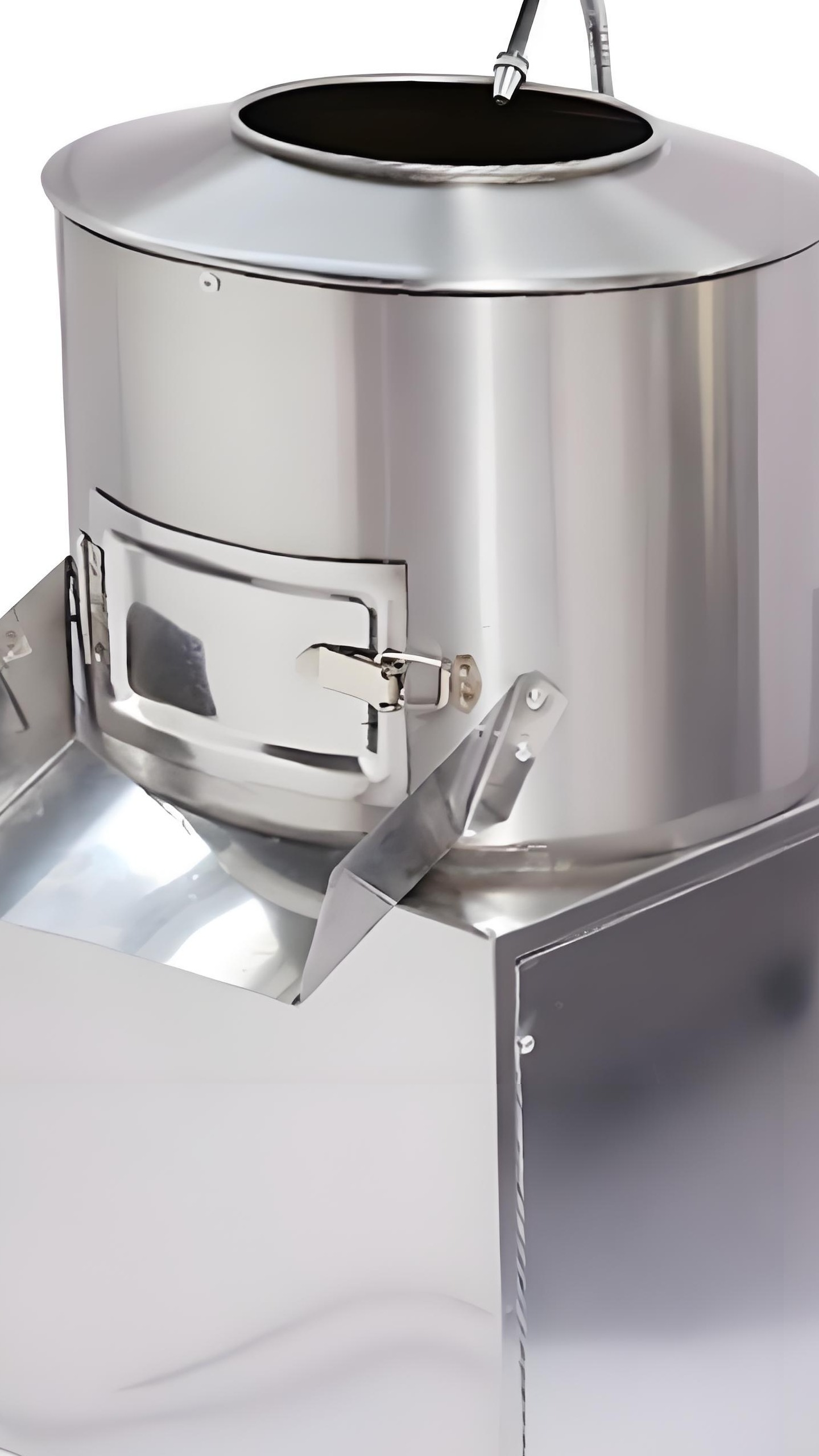 面馆老板看过来,煮面桶