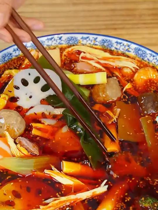 她家钵钵鸡搞活动了,13.9两包。赶紧屯起来