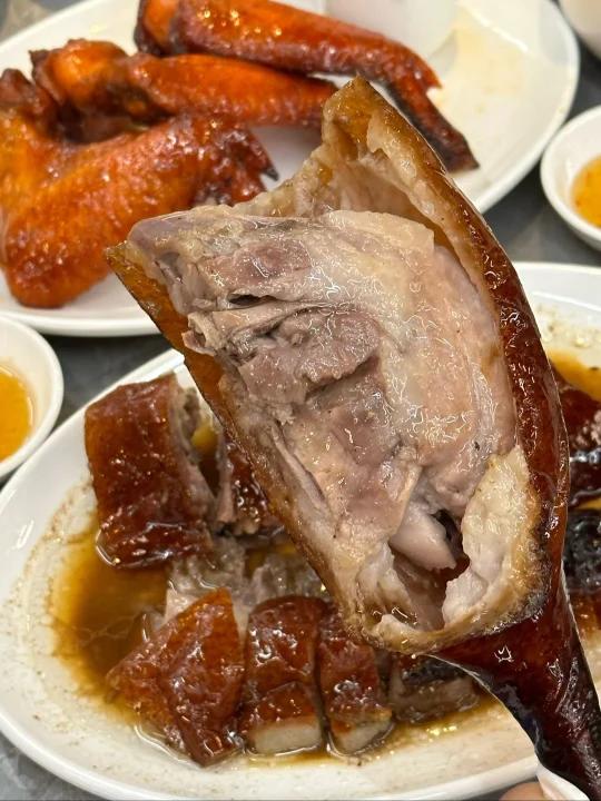 深圳巨靓烧鹅腿,吃完!打包一份回家当宵夜