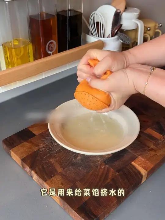 没想到竟然还有比纱布更好用的菜馅挤水神器 菜馅挤水器 菜馅沥水袋 菜馅挤水网袋 包饺子 做