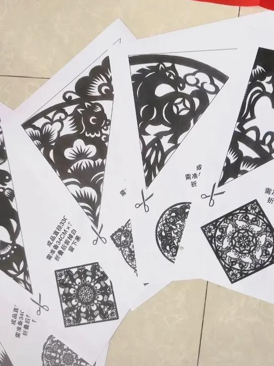 这是送的小马窗花底稿图,大家看看剪出来是不是很漂亮 今年窗花一定要自己剪剪纸非遗感恩节感恩