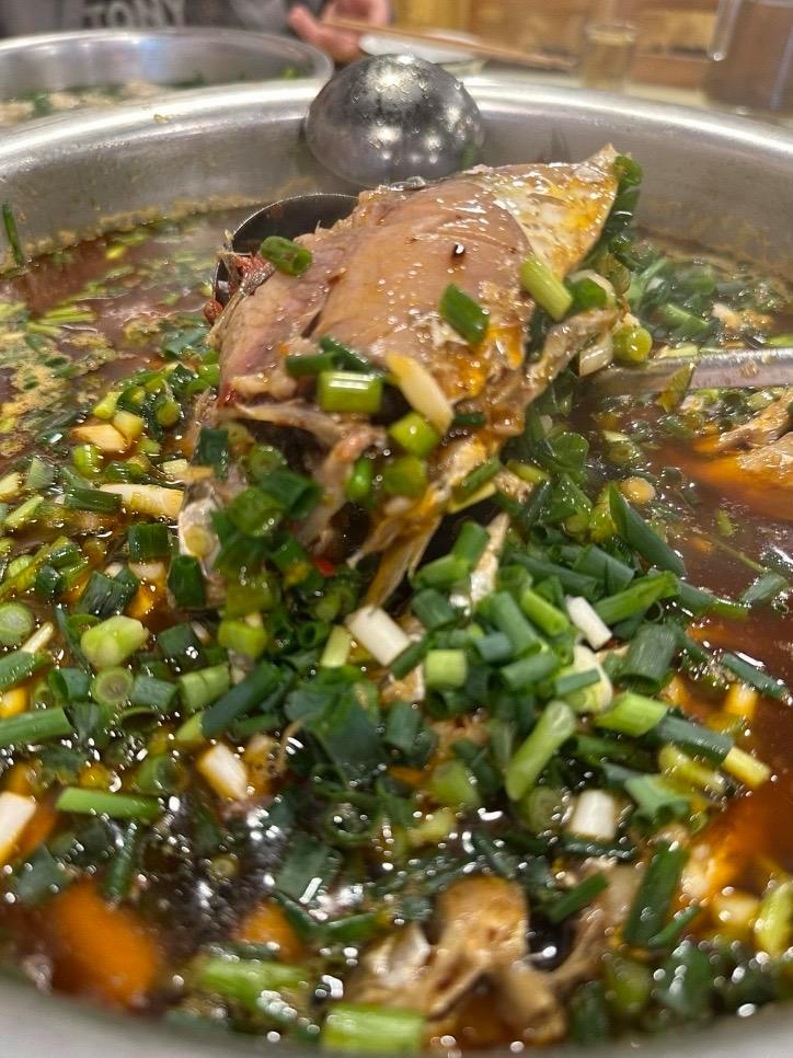 江南新区这家葱花鲫鱼，味道安逸