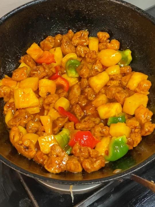 直接拿捏菠萝咕噜肉酸甜冲鼻太好吃了
