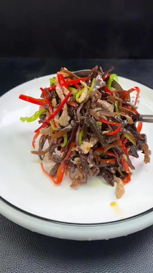 木耳炒肉丝这么做营养丰富简单方便