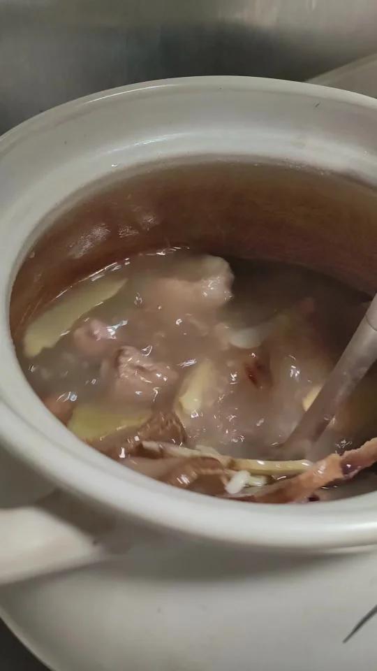 秋日润燥养胃怎么吃?沙参玉竹排骨汤