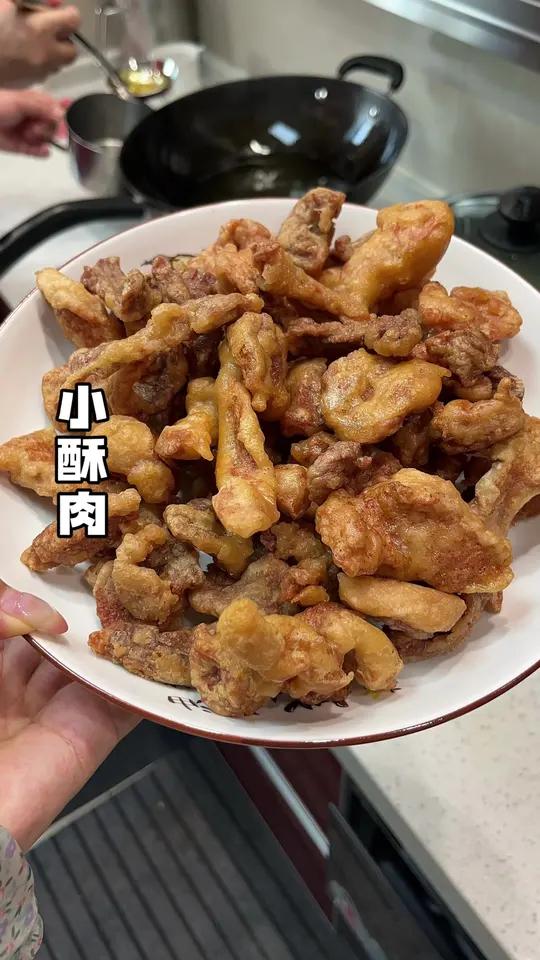 小酥肉 小酥肉用这个捏捏贷做超级方便 我妈想不到要给我们做什么就会给我们搞点小酥肉解解馋 