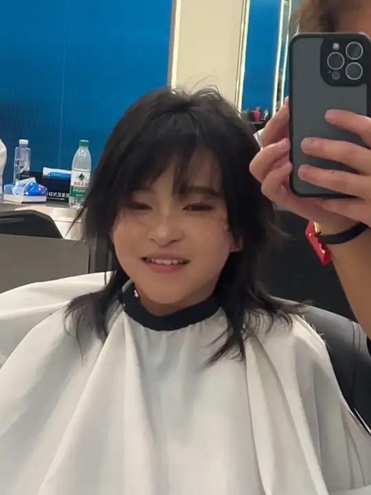 给11岁妹妹剪了个狼尾鲻鱼头没想到结果