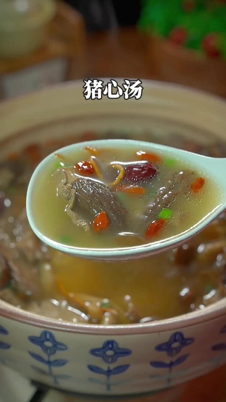 如果你也喜欢喝汤,那这道羊肚菌汤包一定要试试,汤鲜味美