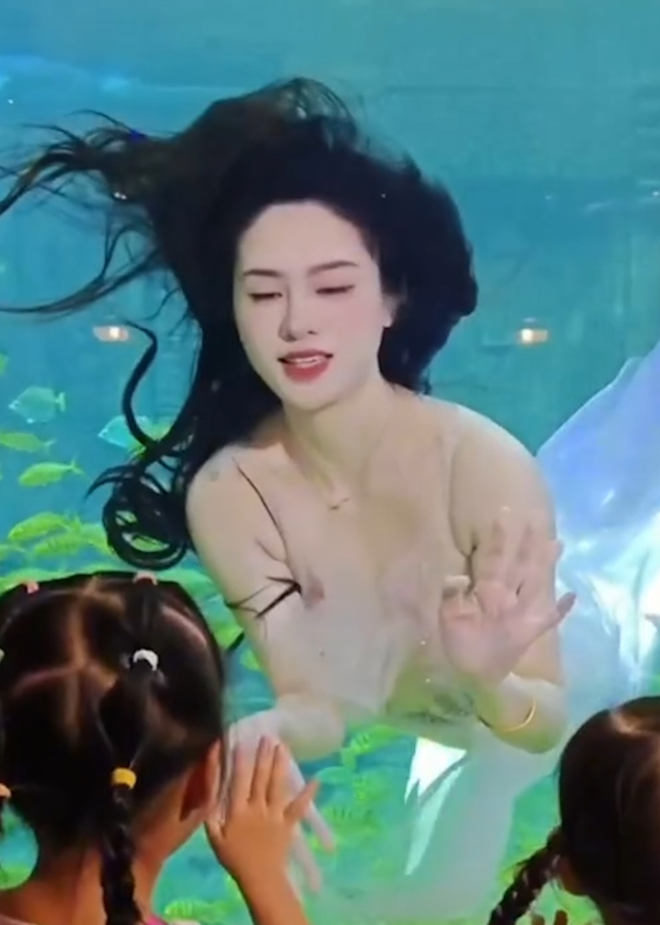 广西“美人鱼”水下“超长待机”