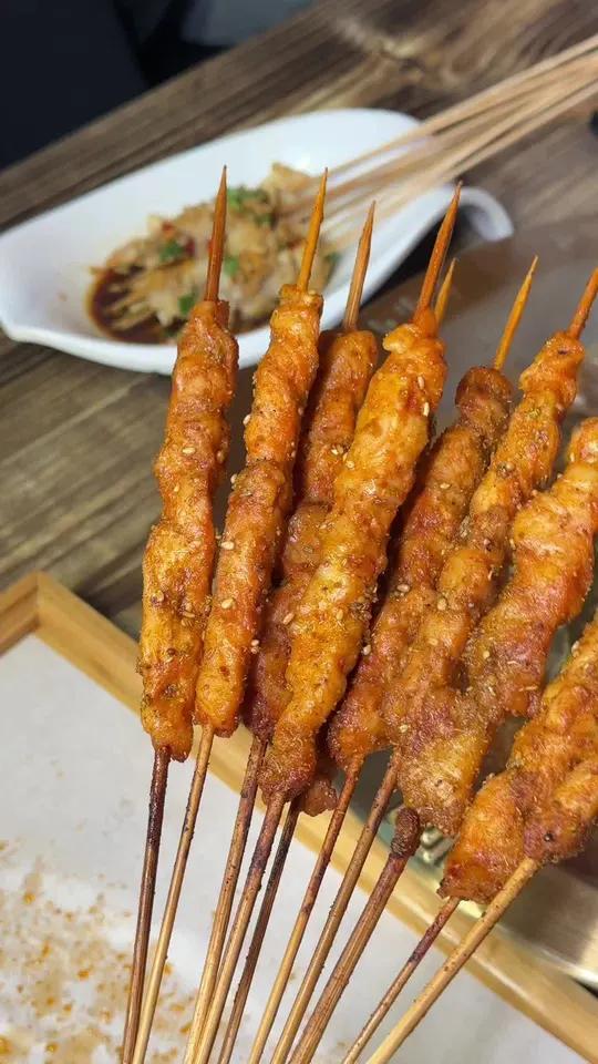 想吃味道纯正的老北京羊蝎子火锅吗,快来这里品尝好吃不贵