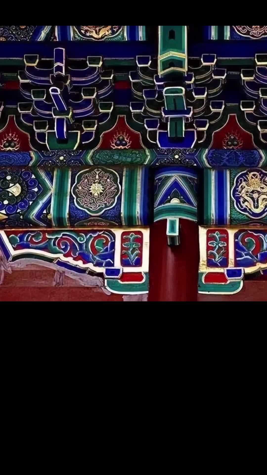 我特别喜欢中式建筑,是因为很多小细节都隐含着深厚的文化和寓意,比如斗拱、影壁、柱础、门墩等