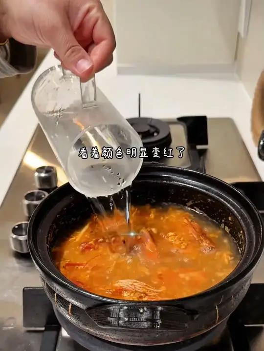 早上来一碗暖心又暖胃的咸鸭蛋虾仁粥,简直不要太幸福啦!海鲜粥营养粥咸蛋虾仁粥我的厨房日记C