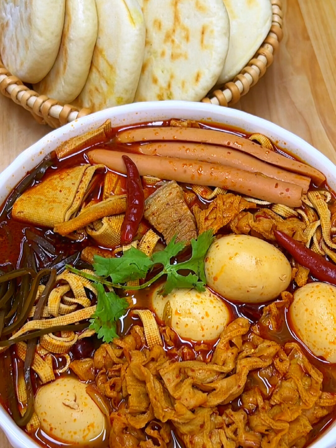 陕西人喜爱的早餐之一,花干鸡蛋夹馍美太太