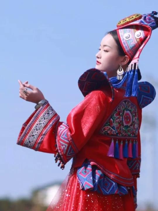 壮族|铜鼓元素融入礼服,作盛装,作嫁衣