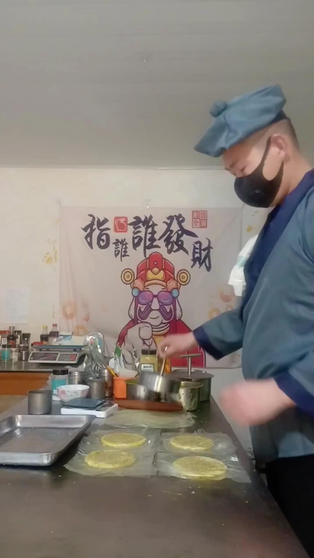 生活服务热点中心 神头烧饼谁吃谁聪明 小二撂挑子了 吴二郎生胚烧饼 打烧饼的小二