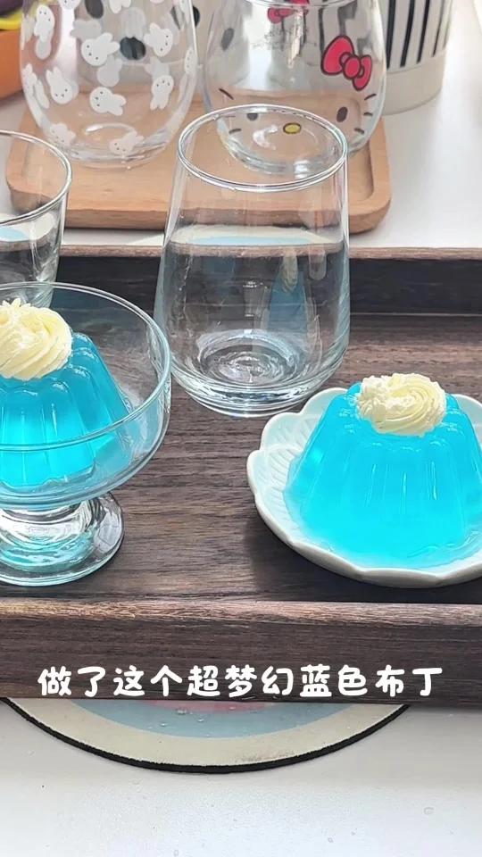 蓝色梦幻果冻和金鱼气泡水