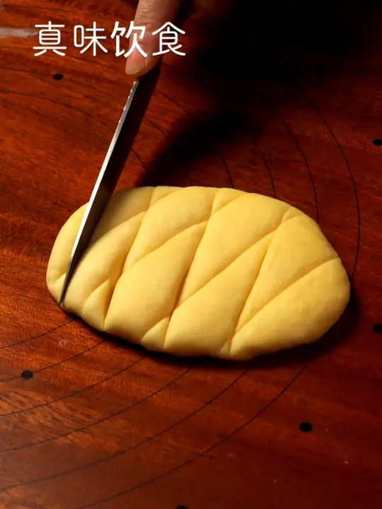 分享个操作简单又不易翻车的面包做法 牛奶140克 鸡蛋1个(大)鲜酵母9克或耐高糖酵母3克