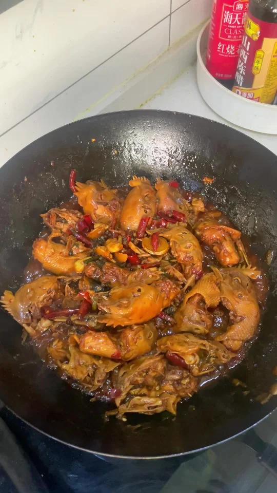爆辣爆麻的红烧鸡头