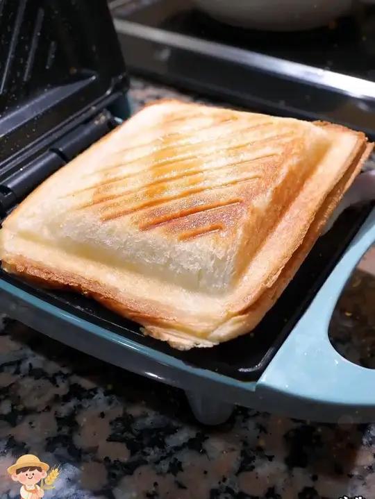 智煲多功能三明治机家用日式轻食早餐机吐司面包压烤机小型面包机