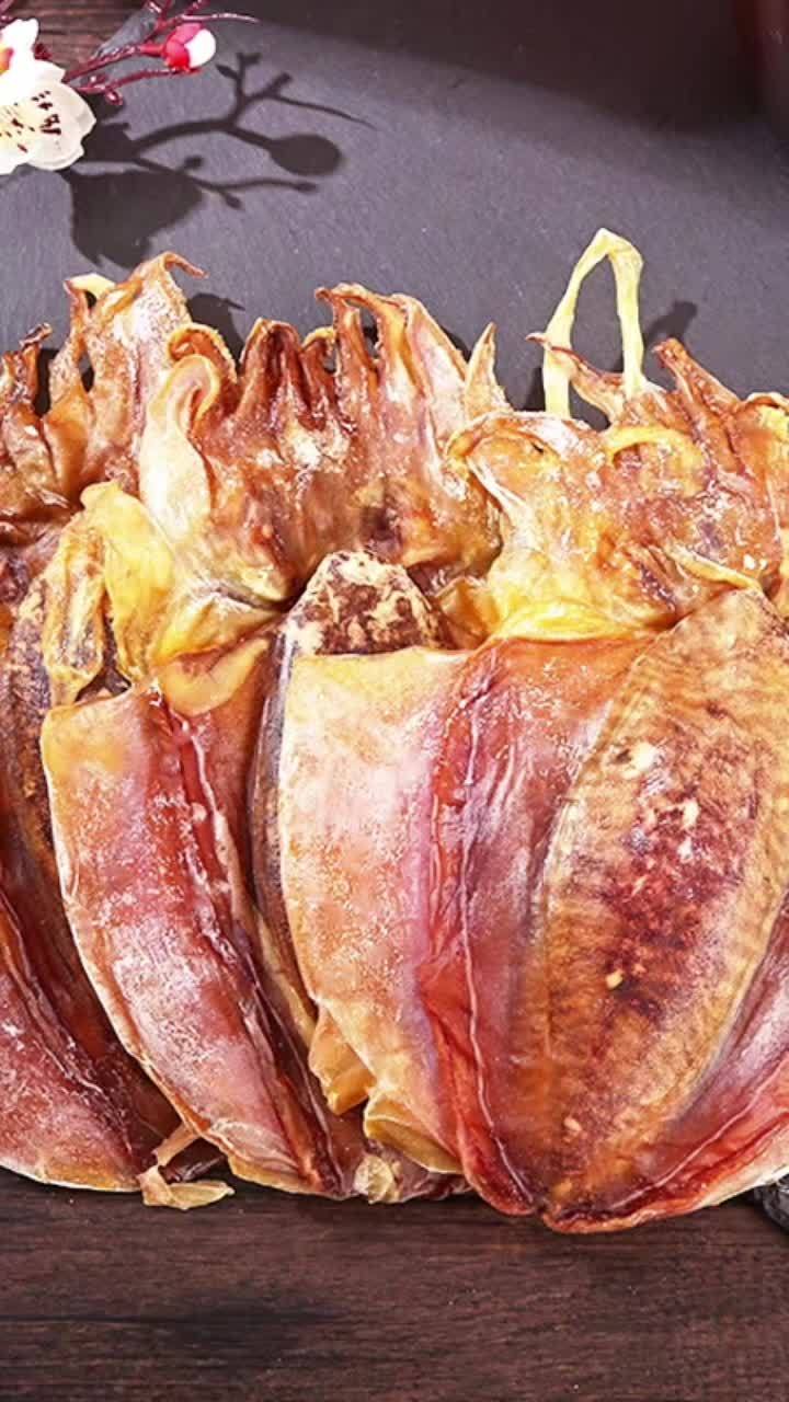 福建人血脉觉醒!这墨鱼干让我在北方阳台晒出三亚紫外线…… 婆婆看了直呼败家……非说这墨鱼干