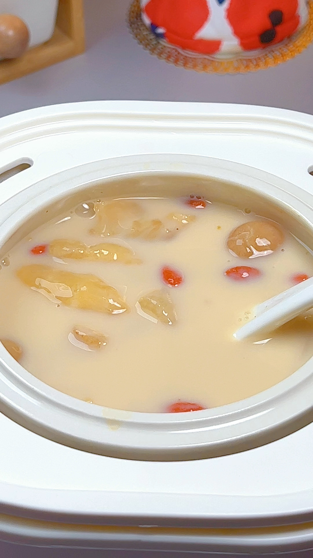 牛奶炖鱼胶
