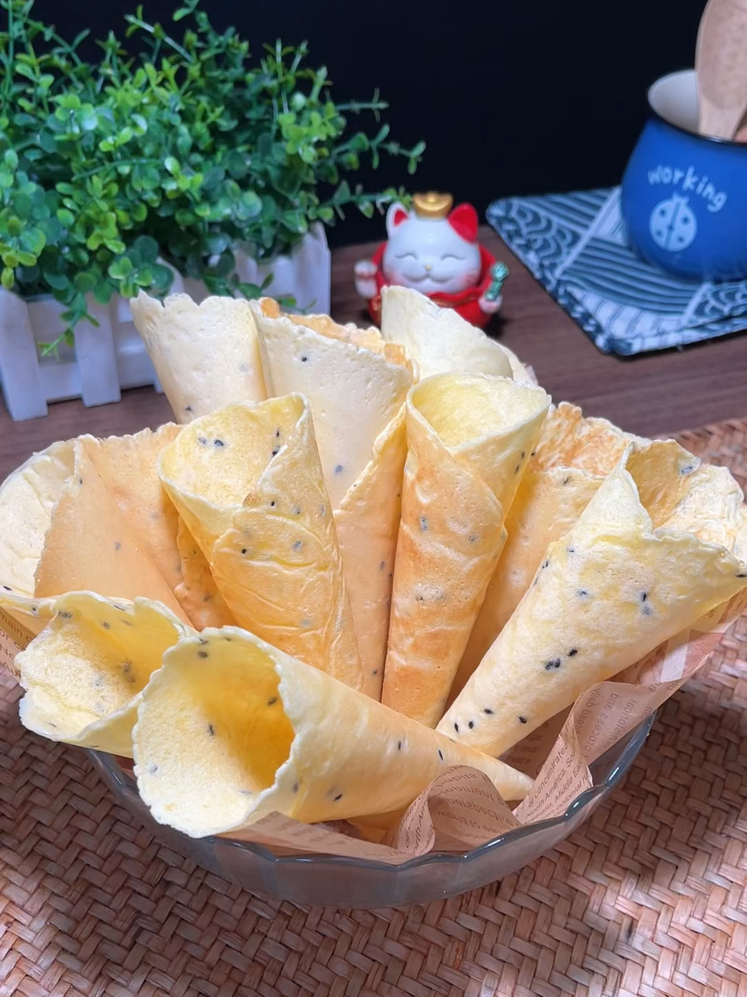 在家也能做冰淇淋甜筒啦