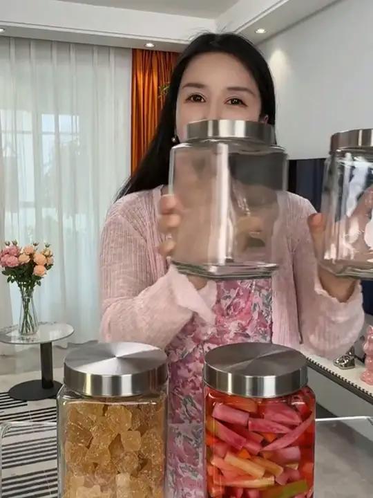F 不锈钢盖玻璃密封罐,买一个送一个真的特别划算,平时用它装个冰糖白糖,五谷杂粮腌个咸菜,