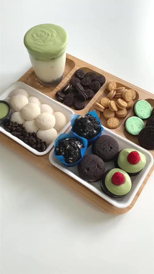 自制麻薯糕点，奥利奥抹茶饼干搭配抹茶奶茶点心拼盘