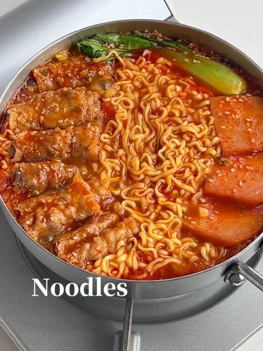 巨浓郁的肥牛午餐肉面一口沦陷好吃哭惹