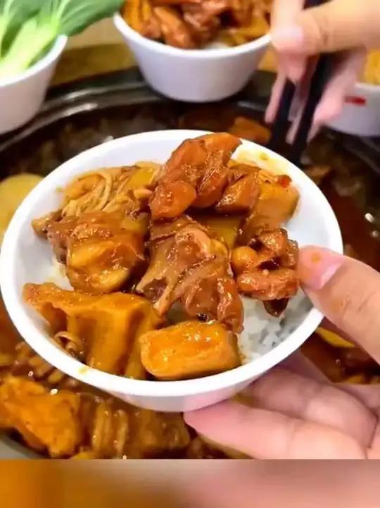 花宝街鸡公煲太香了