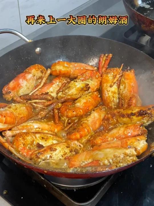 爆炒芥末罗氏虾真的吃不腻嗦一口就难忘