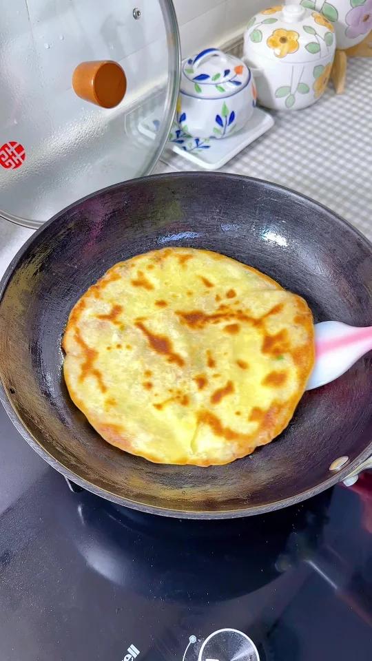 开学备餐,外酥里软的葱香肉饼