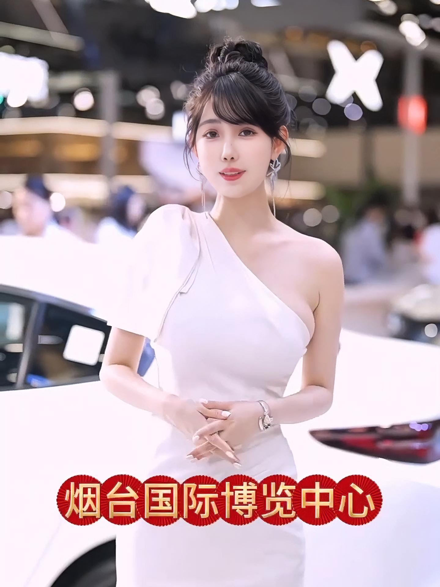 @-bb酱- 小乌苏Tina @小哈娜hana酱 三位百万网红车模即将于12月6-8日空降