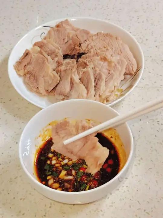 冬瓜白切肉,一锅2道菜,冬瓜汤鲜香好喝,白切肉鲜甜不柴,原汁原味,做法又简单