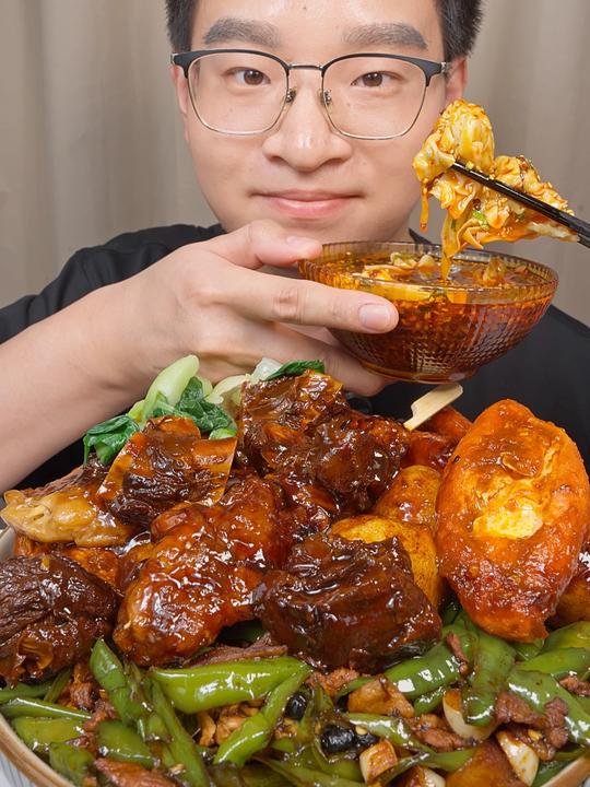 红烧猪蹄番茄炒蛋辣椒炒肉糖醋荷包蛋照烧鱼丸烤肠串串红烧牛肋排 青菜牛肉烧麦