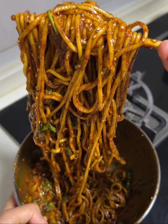 夜宵提前吃!糖醋拌面走起