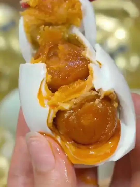 这大鸭蛋买的全家人都夸!蛋黄多蛋清少,一点都不咸!空嘴吃都行,油香油香的