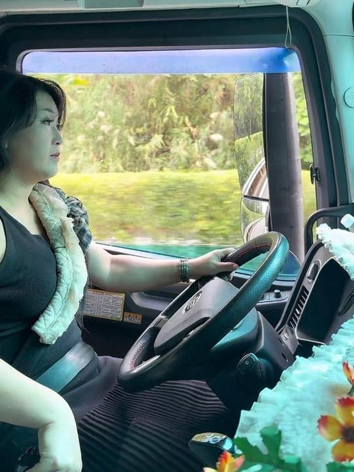 卡车女司机记录日常，分享真实的卡车生活