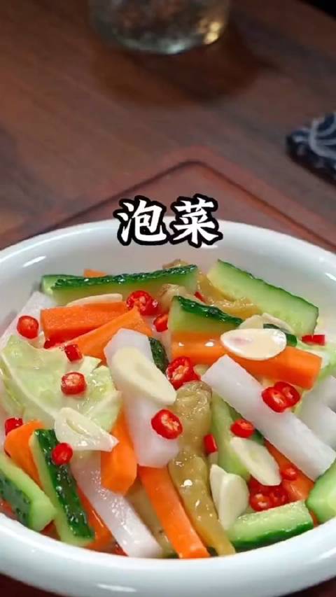 为什么小食店的泡菜清脆爽口,那么好吃呢,其实做法真的很简单,只要多做这两个步骤就可以了,建
